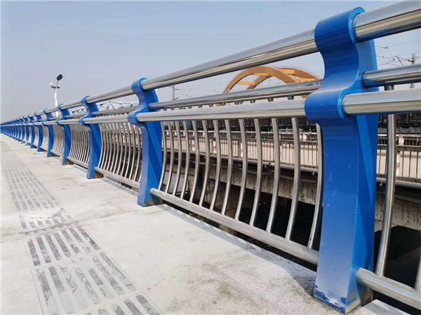 阿坝304不锈钢复合管护栏的生产工艺揭秘